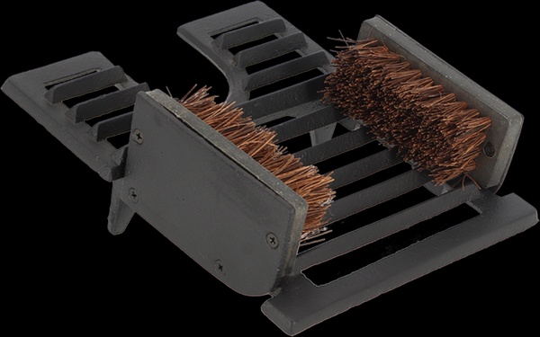 Cepillo Limpia Botas Suelo y Descalzador